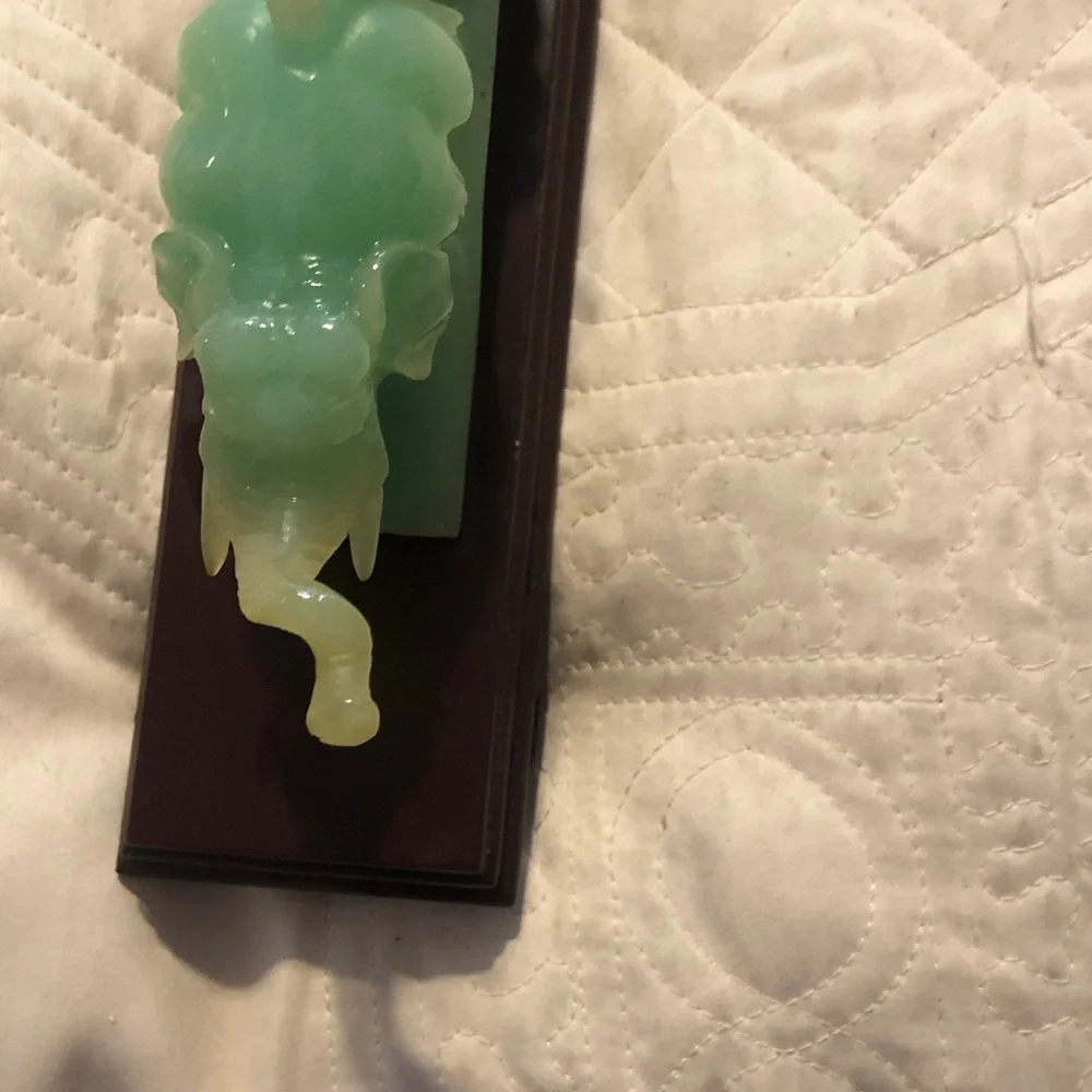 Green Jade-like Linked Figurine Display